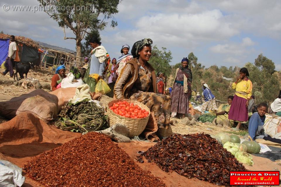 Ethiopia - Mercato lungo la strada per il sud - 17.jpg